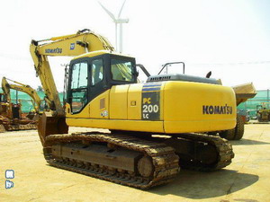 小松挖掘机PC200