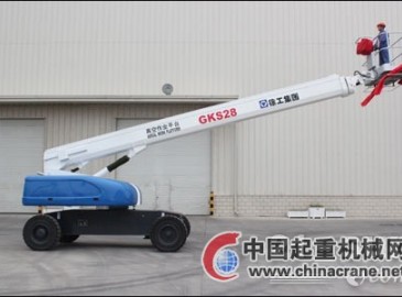 徐工重型GKS28登高平臺作業(yè)車首次跨出國門奔赴烏茲別克斯坦