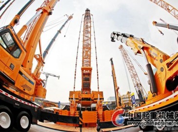 2012年工程起重機(jī)市場發(fā)展形勢(shì)分析