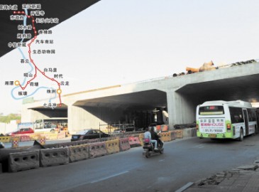长株潭城铁跨人民路两座框架桥完工 长沙火车站周边工程全面铺开