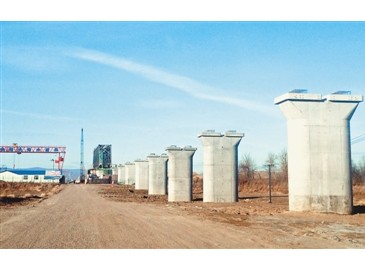 克服低温天气 中俄同江铁路大桥施工场面火热