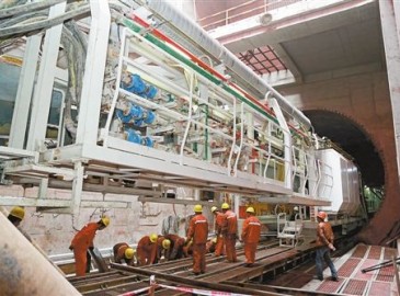重庆轨道交通5号线沙坪坝标段首台盾构机始发