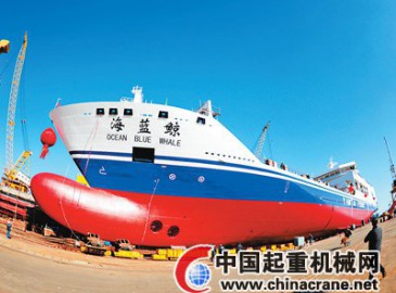 我國首艘自主設計建造客箱船“海藍鯨”號順利下水