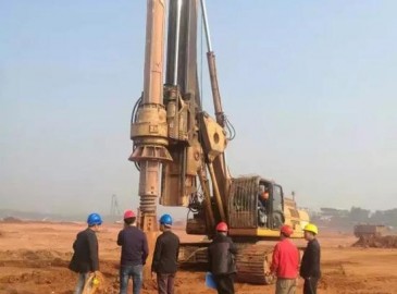 中車北京重工TR280DH旋挖鉆機助建贛州黃金機場擴建項目