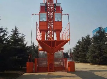 方圓集團煙塔專用升降機通過檢測