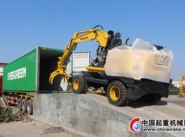 沃爾華集團2臺挖掘機出口越南