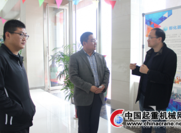 中鐵十二局領導就鋪架設備信息化來微特考察