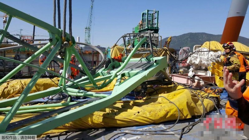 韩国三星重工一造船厂起重机倒塌2