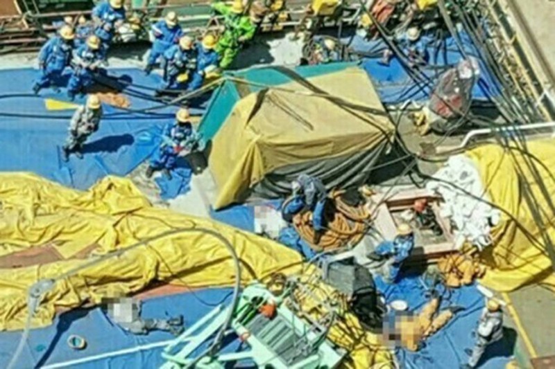 韩国三星重工一造船厂起重机倒塌3