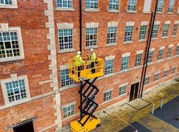 英國(guó)Briggs購(gòu)買JCB10臺(tái)剪式作業(yè)平臺(tái)