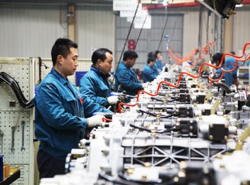 中国重汽变速箱部第60万台变速箱总成顺利下线