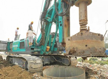 山河智能成套旋挖装备助力世界最大转体斜拉桥建设