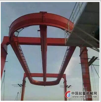 环绕式起重机