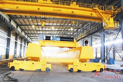 安徽首台300吨起重机亮相肥东