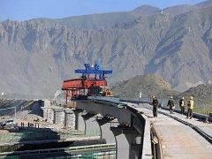 中国：打造这条世界上最危险铁路